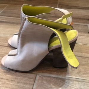 Coach size 7 Saratoga bootie